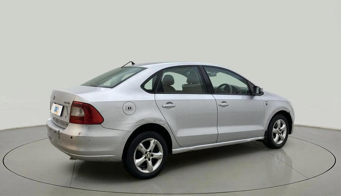 2013 Skoda Rapid AMBITION 1.6 TDI CR MT PLUS, Diesel, Manual, 1,16,611 km, Right Back Diagonal