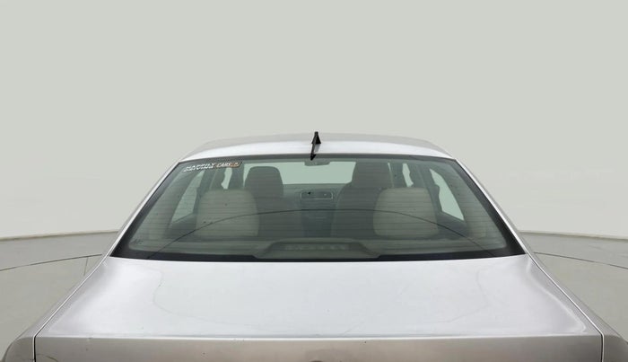 2013 Skoda Rapid AMBITION 1.6 TDI CR MT PLUS, Diesel, Manual, 1,16,611 km, Rear Windshield