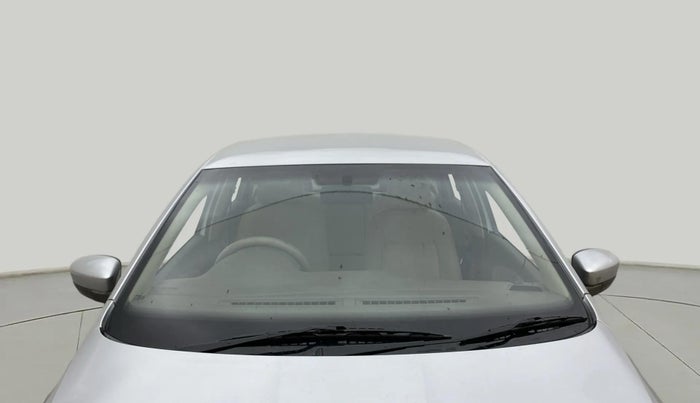 2013 Skoda Rapid AMBITION 1.6 TDI CR MT PLUS, Diesel, Manual, 1,16,611 km, Front Windshield