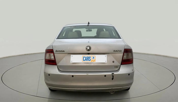 2013 Skoda Rapid AMBITION 1.6 TDI CR MT PLUS, Diesel, Manual, 1,16,611 km, Back/Rear