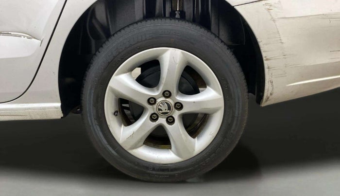 2013 Skoda Rapid AMBITION 1.6 TDI CR MT PLUS, Diesel, Manual, 1,16,611 km, Left Rear Wheel
