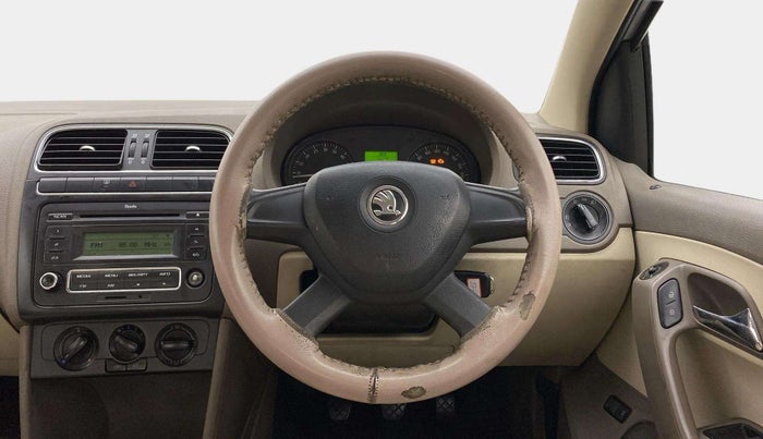 2013 Skoda Rapid AMBITION 1.6 TDI CR MT PLUS, Diesel, Manual, 1,16,611 km, Steering Wheel Close Up