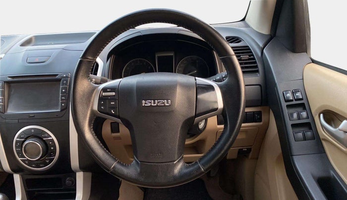 2017 ISUZU D-Max V Cross 4*4 MT, Diesel, Manual, 68,285 km, Steering Wheel Close Up