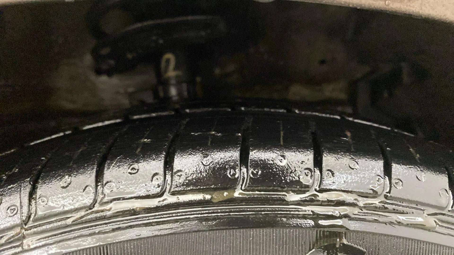 RHS-Front-Tyre-Tread-18