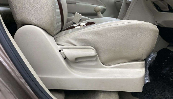 2014 Maruti Ertiga VXI, Petrol, Manual, 91,832 km, Driver Side Adjustment Panel