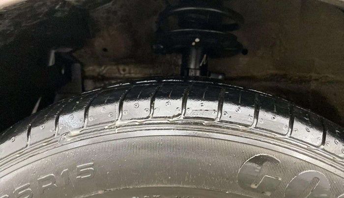 2014 Maruti Ertiga VXI, Petrol, Manual, 91,832 km, Left Front Tyre Tread