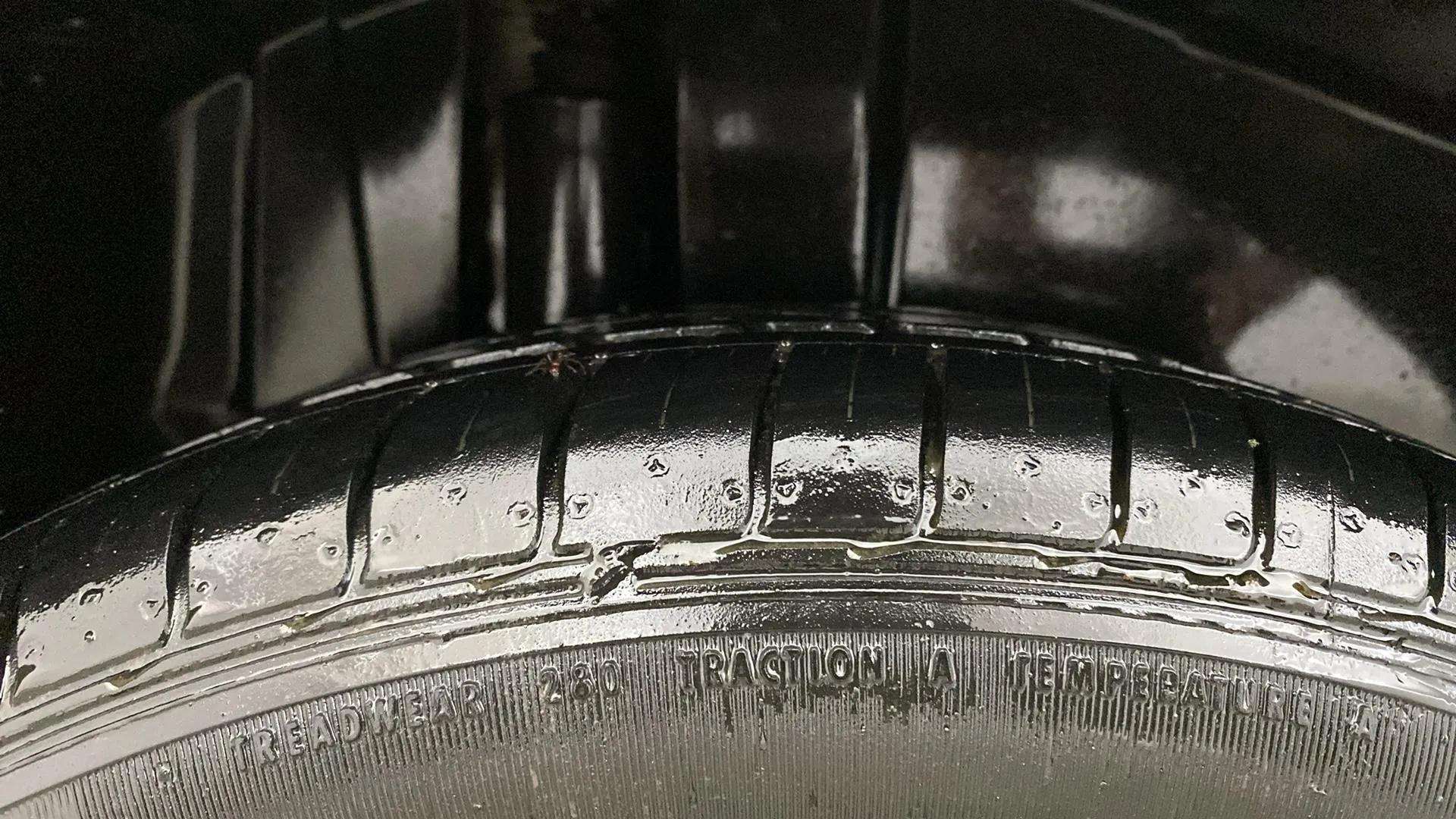 RHS-Rear-Tyre-Tread-19