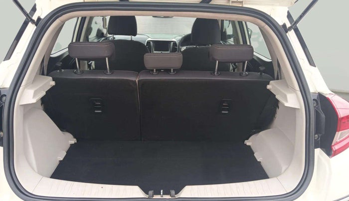 2020 Mahindra XUV300 W6 1.5 DIESEL AMT, Diesel, Automatic, 34,844 km, Boot Open Zoomed View