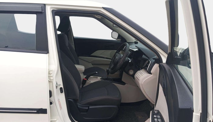 2020 Mahindra XUV300 W6 1.5 DIESEL AMT, Diesel, Automatic, 34,844 km, Right Side Front Door Cabin