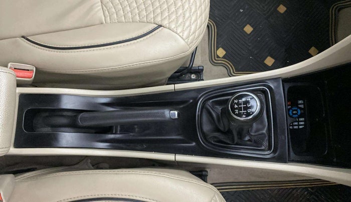 2018 Maruti Ciaz SIGMA 1.4 MT PETROL, Petrol, Manual, 90,830 km, Gear Lever