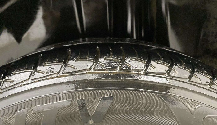 2018 Maruti Ciaz SIGMA 1.4 MT PETROL, Petrol, Manual, 90,830 km, Left Rear Tyre Tread