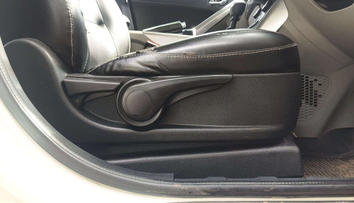 2017 Tata NEXON XZ PLUS DIESEL, Diesel, Manual, 78,381 km, Driver Side Adjustment Panel