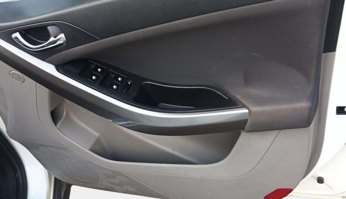 2017 Tata NEXON XZ PLUS DIESEL, Diesel, Manual, 78,381 km, Driver Side Door Panels Control