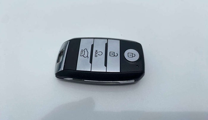 2021 KIA SONET HTX 1.0 IMT, Petrol, Manual, 54,114 km, Key Close Up
