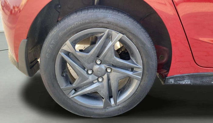 2022 Hyundai NEW I20 SPORTZ 1.5 MT, Diesel, Manual, 52,844 km, Right Rear Wheel