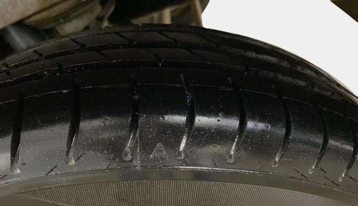 2015 Maruti Alto 800 LXI, Petrol, Manual, 43,504 km, Left Rear Tyre Tread