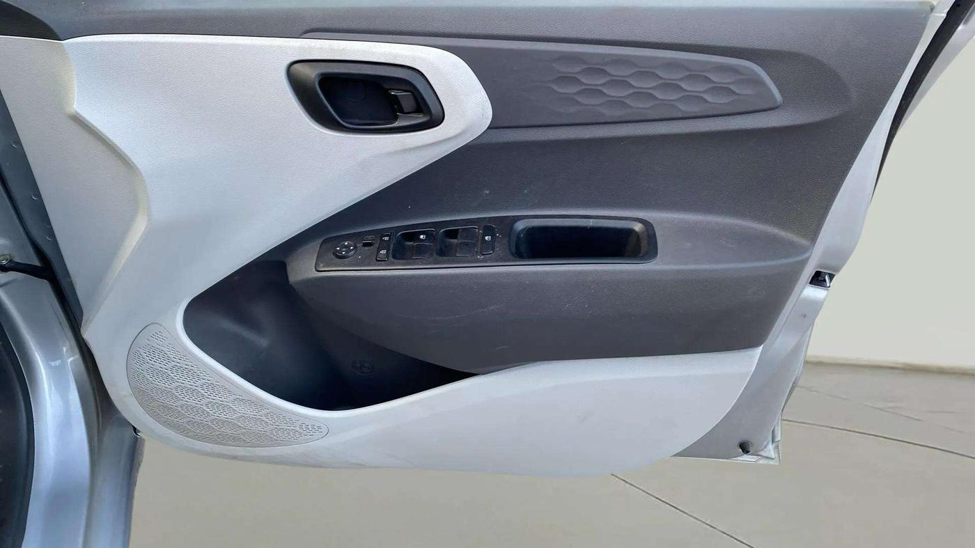 2019 Hyundai GRAND I10 NIOS MAGNA 1.2 KAPPA VTVT, Petrol, Manual, 31,306 km, Driver Side Door Panels Control