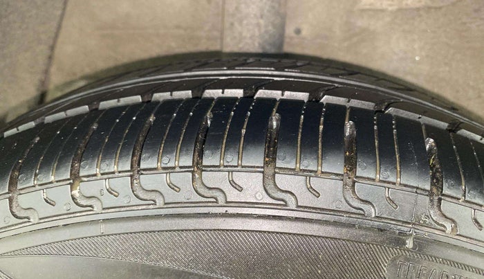 2015 Hyundai Xcent S 1.2, Petrol, Manual, 75,051 km, Right Rear Tyre Tread