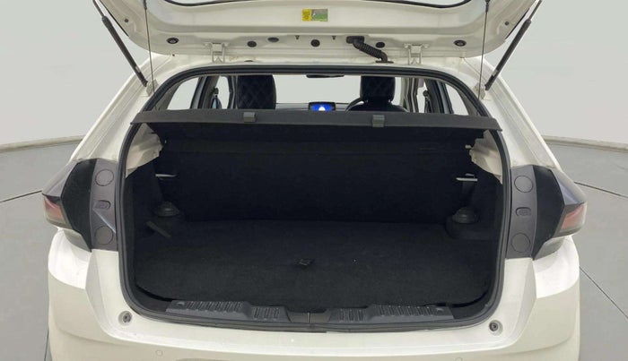 2024 Tata ALTROZ XM PLUS CNG, CNG, Manual, 12,693 km, Boot Open Zoomed View