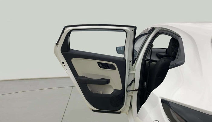 2024 Tata ALTROZ XM PLUS CNG, CNG, Manual, 12,693 km, LHS Rear Door
