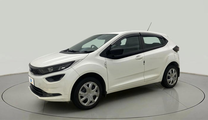 2024 Tata ALTROZ XM PLUS CNG, CNG, Manual, 12,693 km, Left Front Diagonal