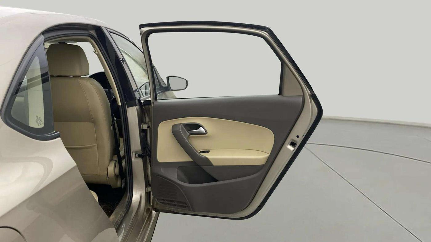 2017 Volkswagen Vento HIGHLINE PLUS 1.2 AT 16 ALLOY, Petrol, Automatic, 82,791 km, RHS Rear Door
