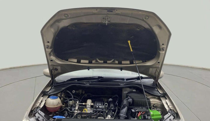 2017 Volkswagen Vento HIGHLINE PLUS 1.2 AT 16 ALLOY, Petrol, Automatic, 82,791 km, Open Bonet