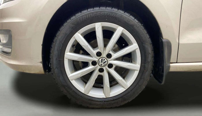 2017 Volkswagen Vento HIGHLINE PLUS 1.2 AT 16 ALLOY, Petrol, Automatic, 82,791 km, Left Front Wheel