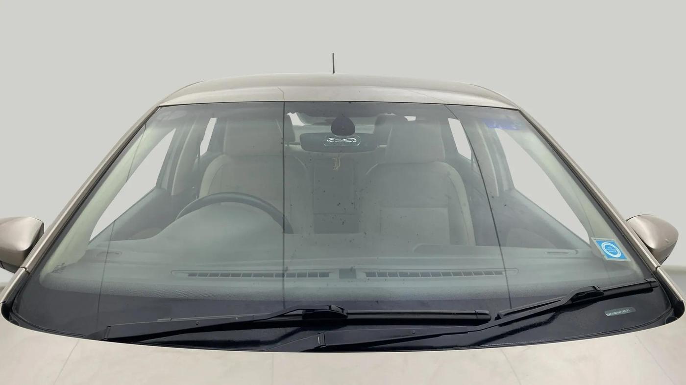 2017 Volkswagen Vento HIGHLINE PLUS 1.2 AT 16 ALLOY, Petrol, Automatic, 82,791 km, Front Windshield