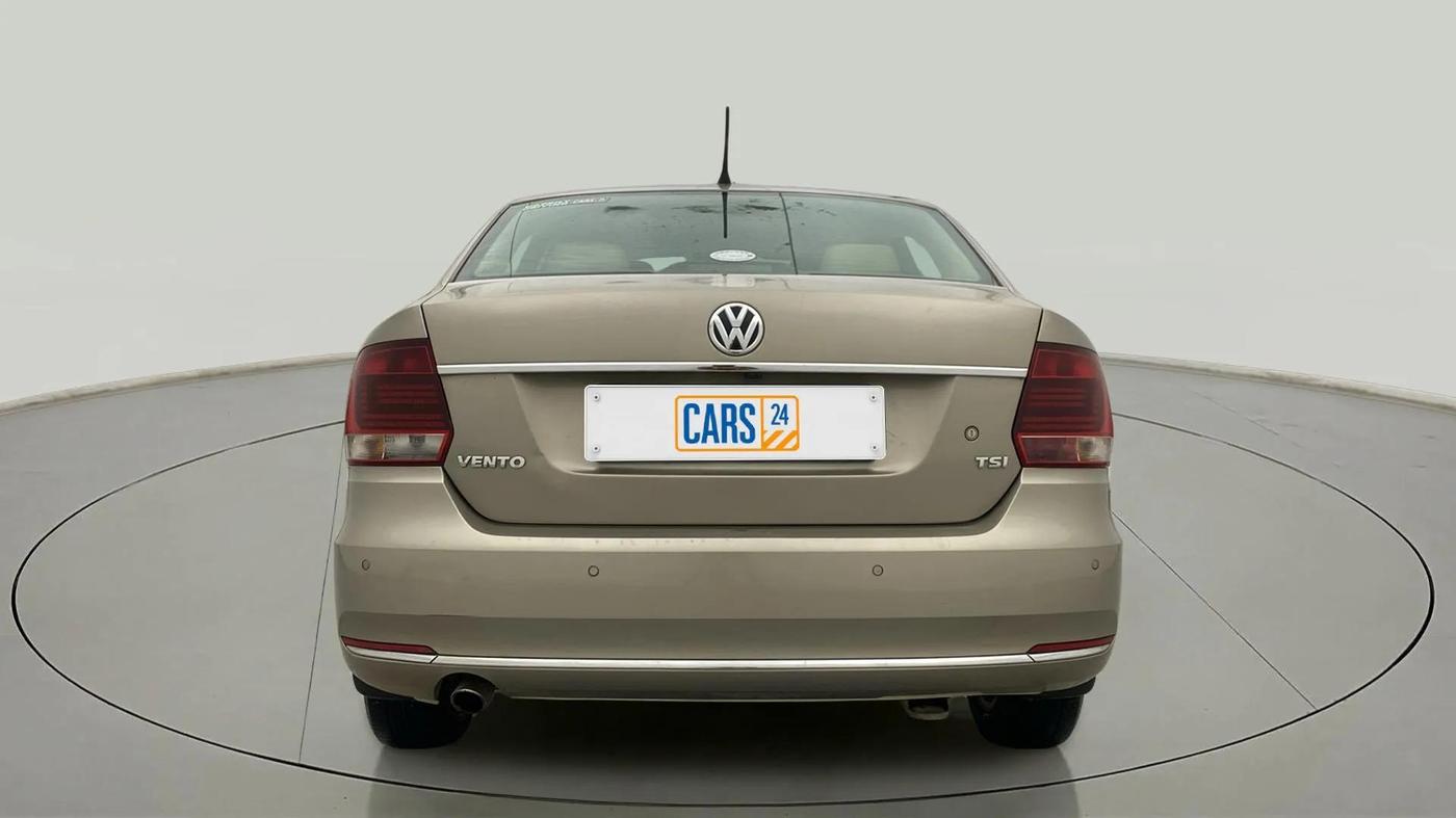 2017 Volkswagen Vento HIGHLINE PLUS 1.2 AT 16 ALLOY, Petrol, Automatic, 82,791 km, Back/Rear
