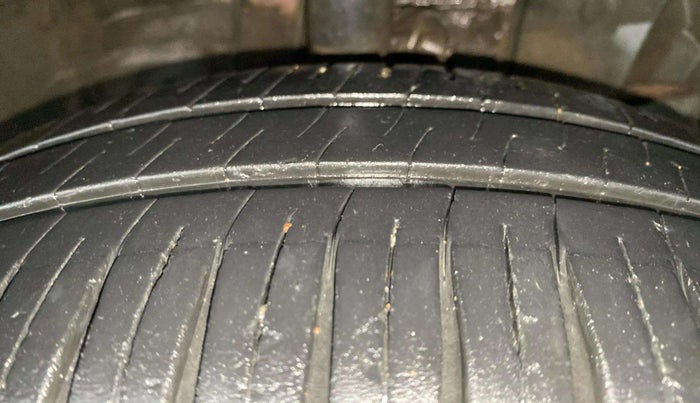 2018 Honda Amaze 1.2L I-VTEC V, Petrol, Manual, 80,139 km, Right Front Tyre Tread