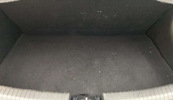 2017 Hyundai Grand i10 ASTA 1.2 KAPPA VTVT, Petrol, Manual, 34,136 km, Boot Inside