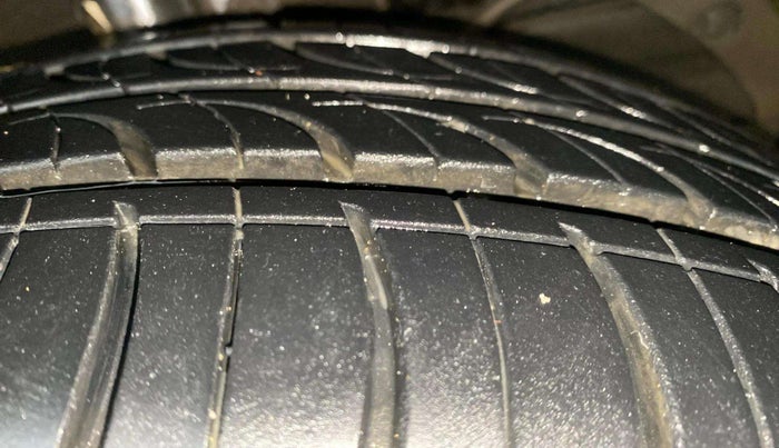2018 Maruti Baleno ZETA CVT PETROL 1.2, Petrol, Automatic, 58,922 km, Right Front Tyre Tread