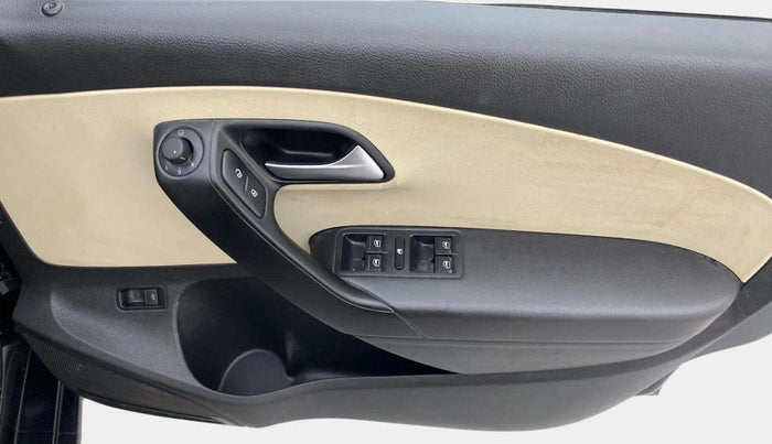 2018 Volkswagen Vento HIGHLINE PETROL AT, Petrol, Automatic, 68,113 km, Driver Side Door Panels Control