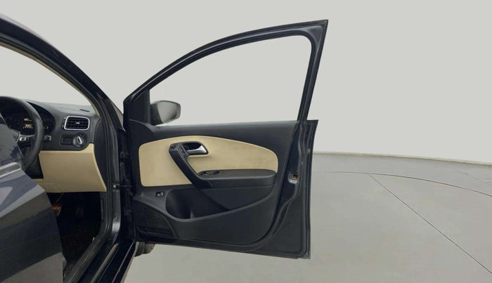 2018 Volkswagen Vento HIGHLINE PETROL AT, Petrol, Automatic, 68,113 km, RHS Front Door