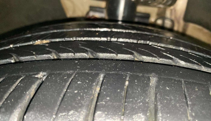 2018 Volkswagen Vento HIGHLINE PETROL AT, Petrol, Automatic, 68,113 km, Left Front Tyre Tread