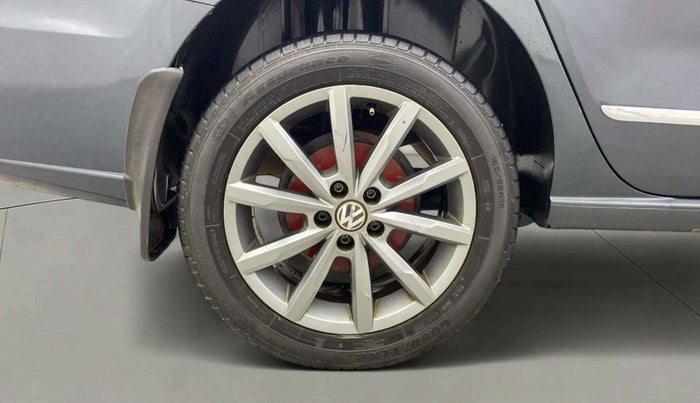 2018 Volkswagen Vento HIGHLINE PETROL AT, Petrol, Automatic, 68,113 km, Right Rear Wheel