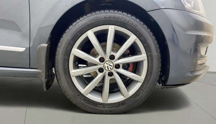 2018 Volkswagen Vento HIGHLINE PETROL AT, Petrol, Automatic, 68,113 km, Right Front Wheel