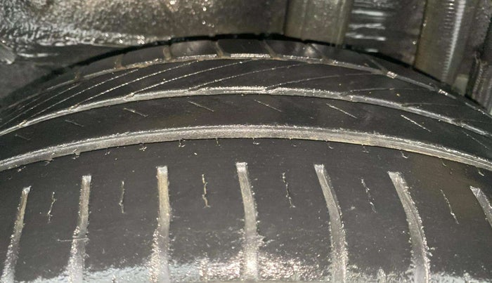 2018 Toyota YARIS V MT, Petrol, Manual, 31,699 km, Left Rear Tyre Tread