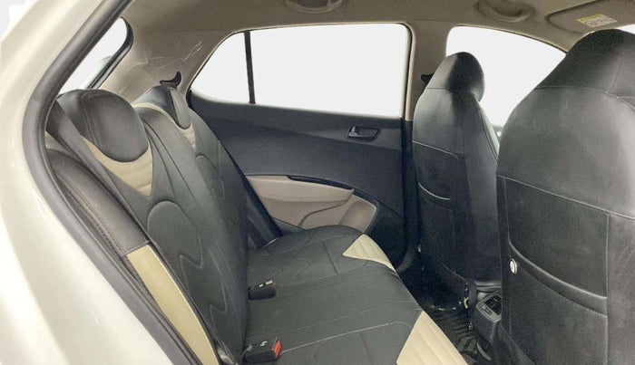 2019 Hyundai Grand i10 MAGNA 1.2 KAPPA VTVT, CNG, Manual, 42,177 km, Right Side Rear Door Cabin
