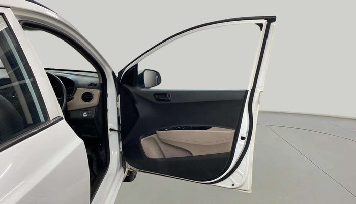 2019 Hyundai Grand i10 MAGNA 1.2 KAPPA VTVT, CNG, Manual, 42,177 km, RHS Front Door