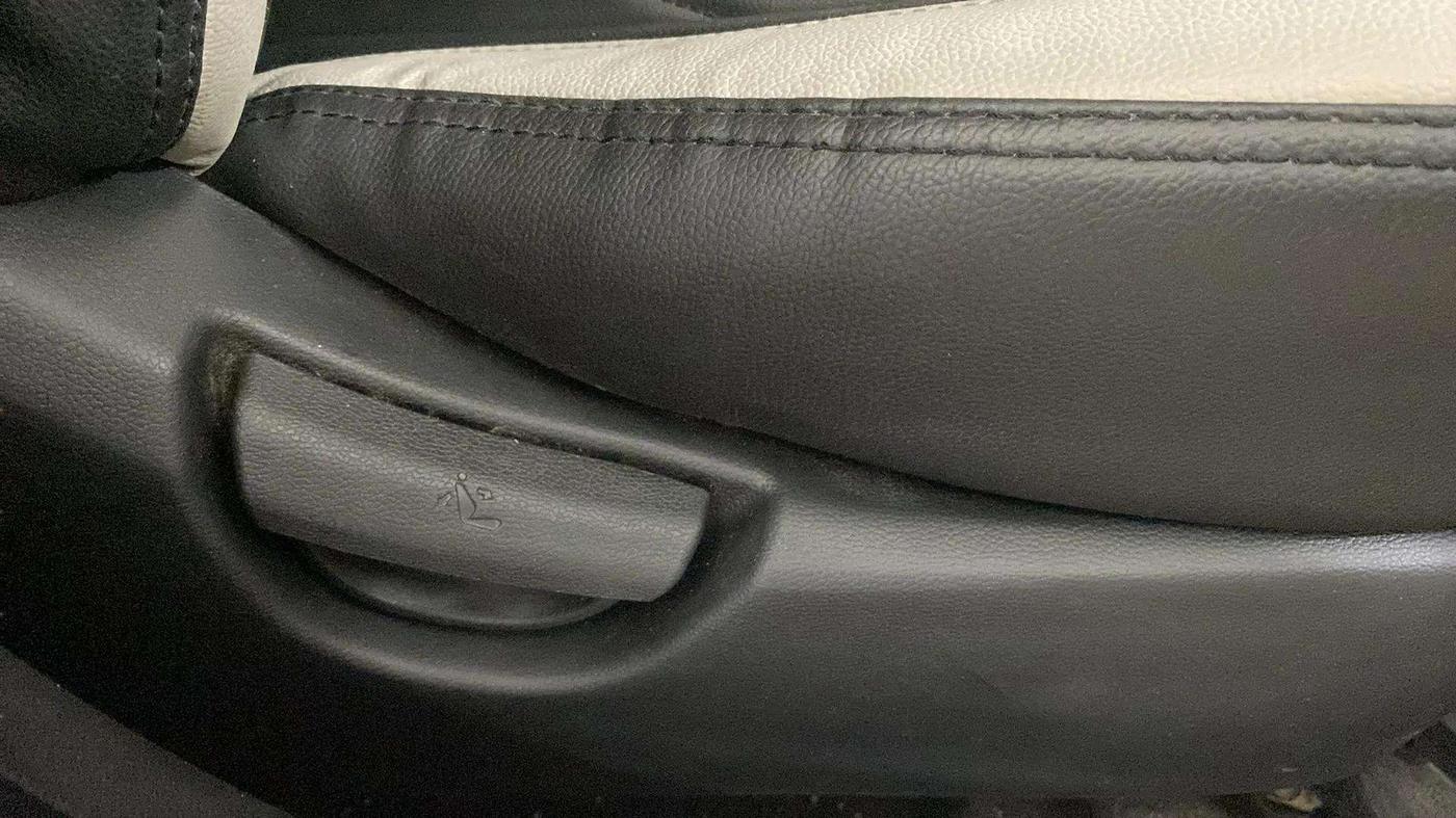2019 Hyundai Grand i10 MAGNA 1.2 KAPPA VTVT, CNG, Manual, 42,784 km, Driver Side Adjustment Panel