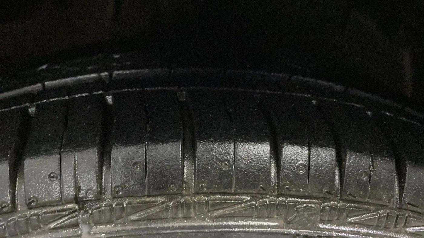 2019 Hyundai Grand i10 MAGNA 1.2 KAPPA VTVT, CNG, Manual, 42,784 km, Right Front Tyre Tread