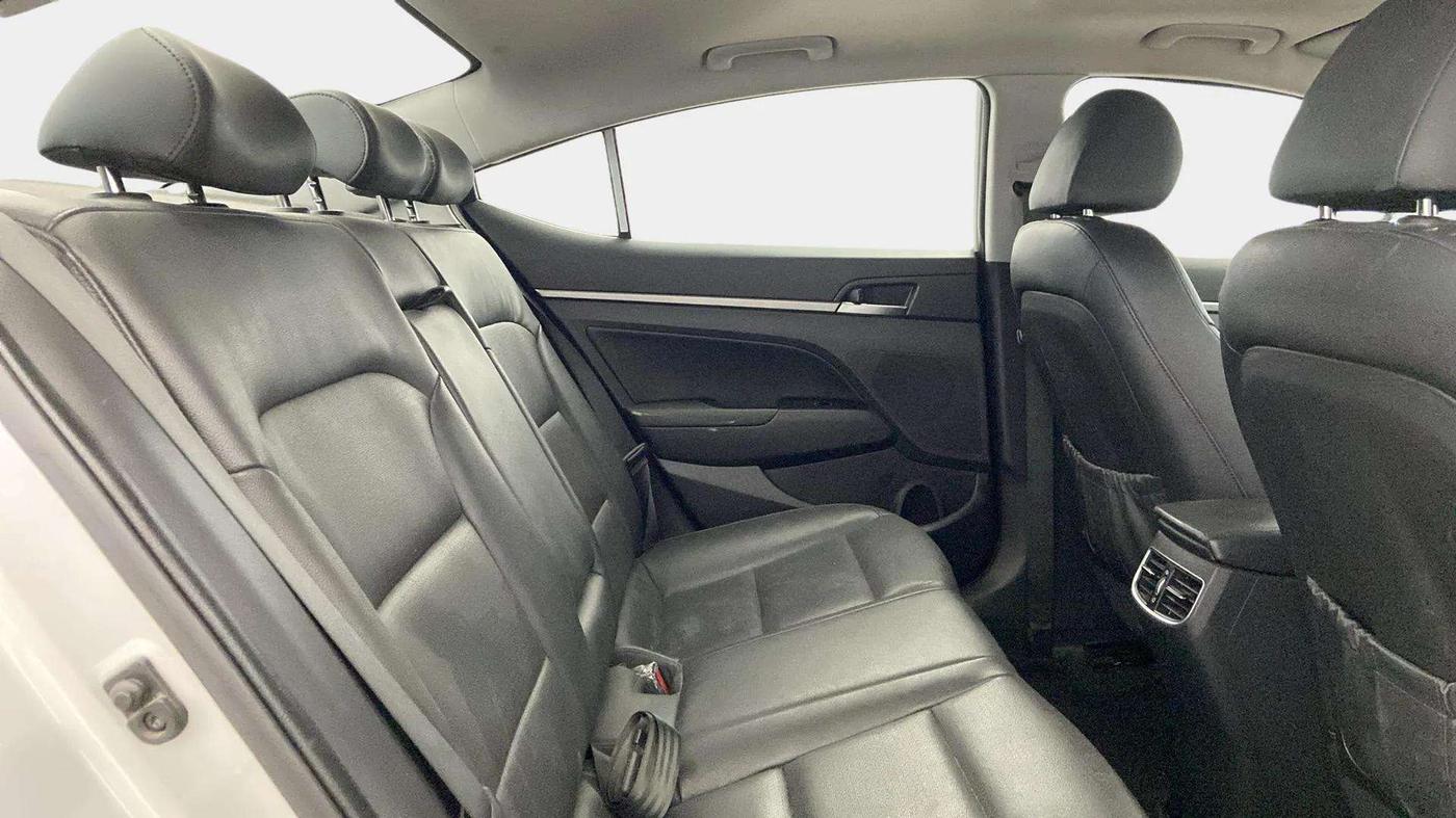 2017 Hyundai New Elantra 2.0 SX(O) AT PETROL, Petrol, Automatic, 64,409 km, Right Side Rear Door Cabin