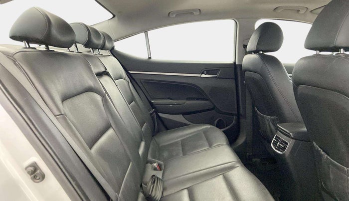 2017 Hyundai New Elantra 2.0 SX(O) AT PETROL, Petrol, Automatic, 64,295 km, Right Side Rear Door Cabin