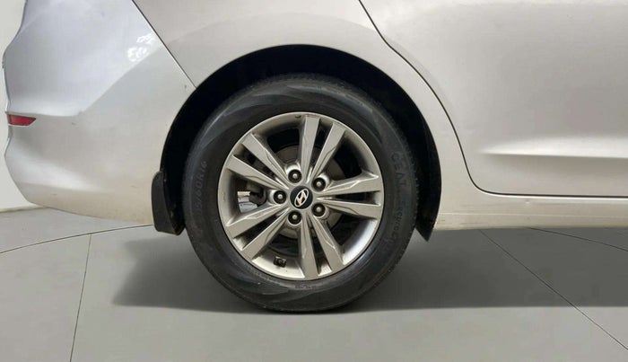 2017 Hyundai New Elantra 2.0 SX(O) AT PETROL, Petrol, Automatic, 64,295 km, Right Rear Wheel