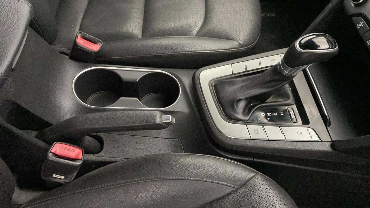 2017 Hyundai New Elantra 2.0 SX(O) AT PETROL, Petrol, Automatic, 64,409 km, Gear Lever