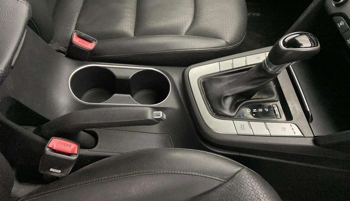 2017 Hyundai New Elantra 2.0 SX(O) AT PETROL, Petrol, Automatic, 64,295 km, Gear Lever