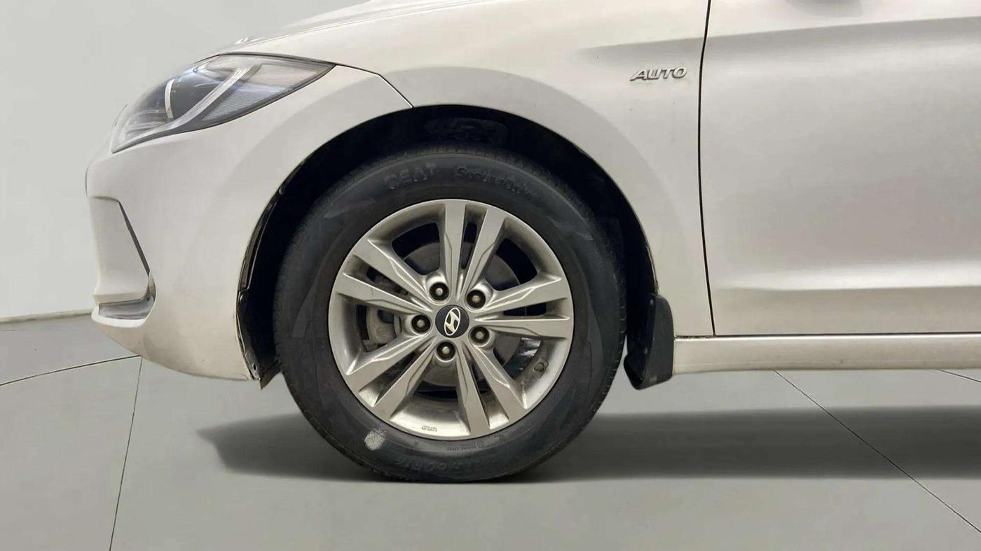 2017 Hyundai New Elantra 2.0 SX(O) AT PETROL, Petrol, Automatic, 64,409 km, Left Front Wheel