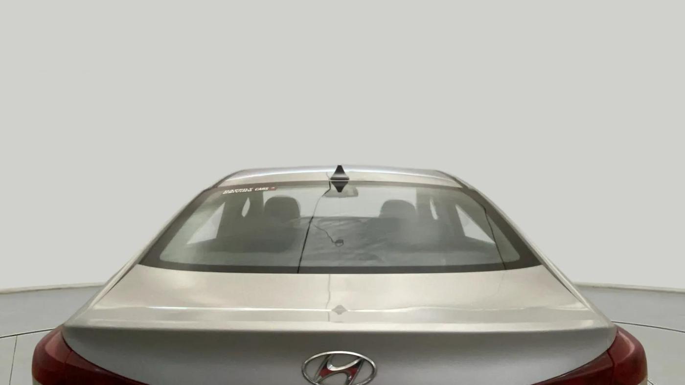 2017 Hyundai New Elantra 2.0 SX(O) AT PETROL, Petrol, Automatic, 64,409 km, Rear Windshield